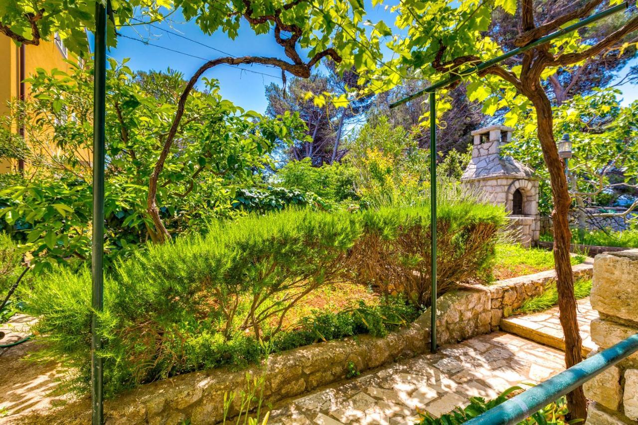Apartments Margarita Mali Lošinj Exterior foto